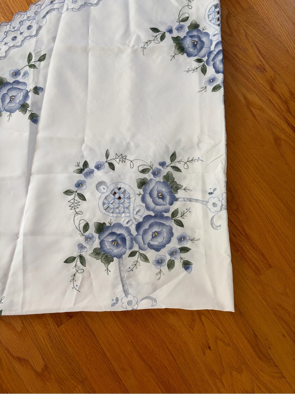 Blue Floral Embroidered Round Tablecloth - Unbranded, 68" diameter - Picture 9 of 13